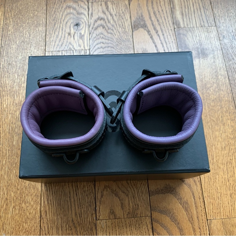 Leather Handcuffs BDSM - Picture 3 of 10